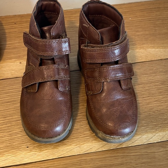 Cat & Jack Kids Sneakers - Gray, Brown, and Blue - Picture 7 of 8